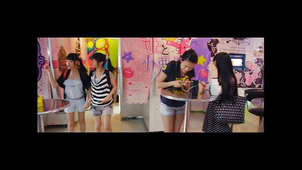 ผู้ชายหน้าม้าสุ่มรักในชุดเหลืองที่เขาเจอที่โรงพยาบาล