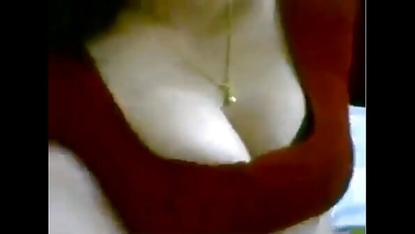 Skyla Novea เปียกและเงี่ยนร่วมเพศในห้องอาบน้ำ