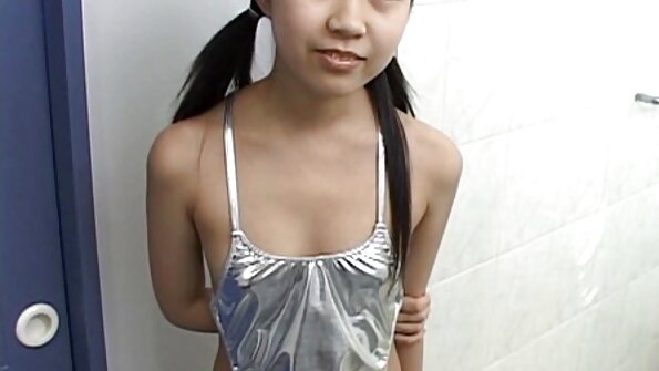Curvaceous สีบลอนด์กำลังถูก titfucked ก่อนมีเพศสัมพันธ์ doggyrstyle